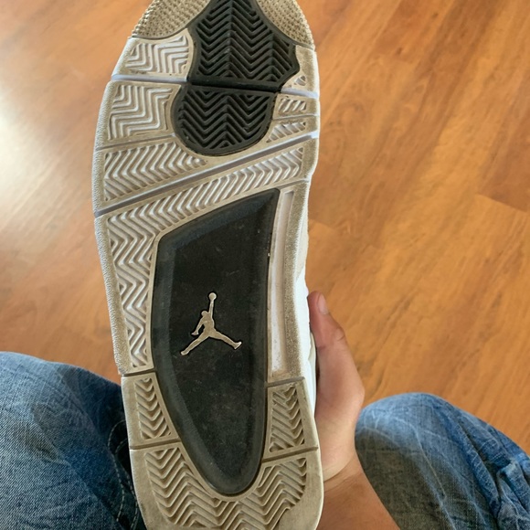 Jordan 4 military’s size 9.5 - Picture 6 of 7